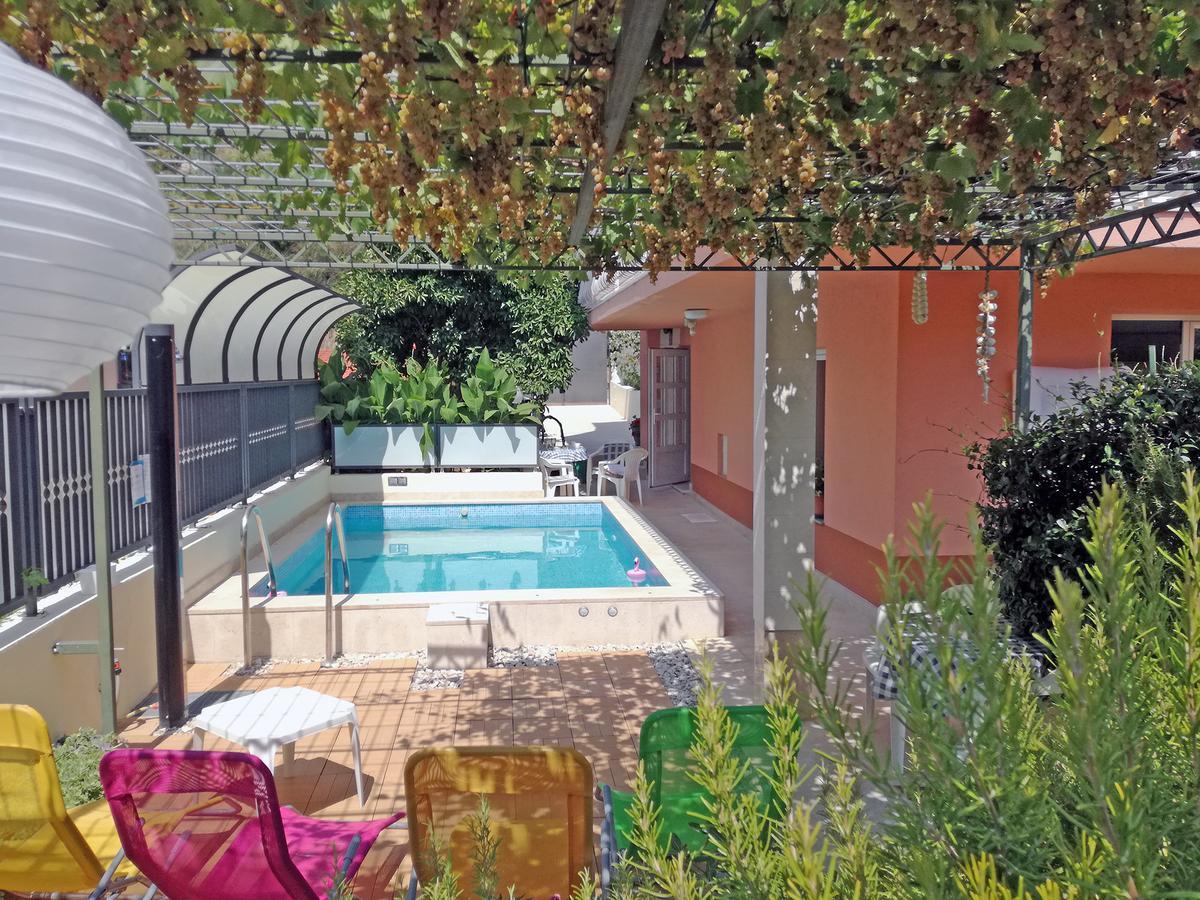Poolside Paradise - A Hidden Gem In Split Kültér fotó
